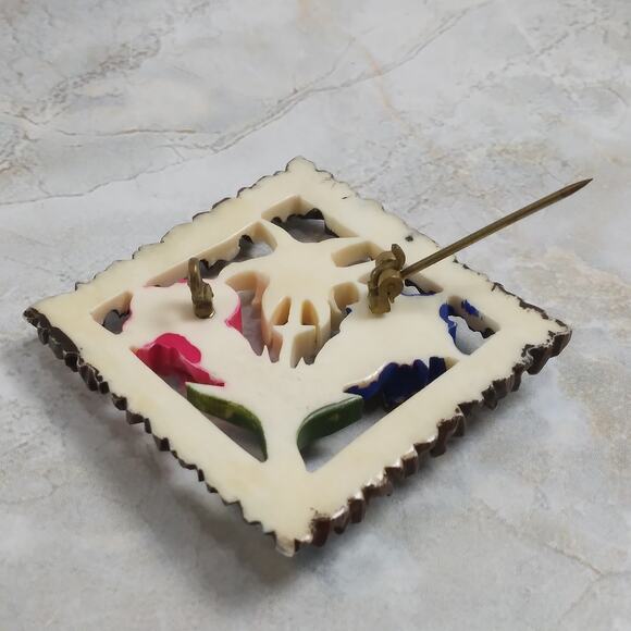 Vintage Hand Carved / Hand Painted Edelweiss Alpine Floral Brooch Pin - Picture 6 of 8